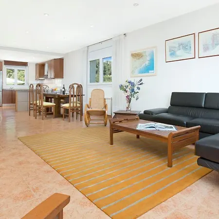 Sleeps 10