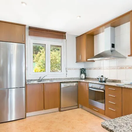 Sleeps 10